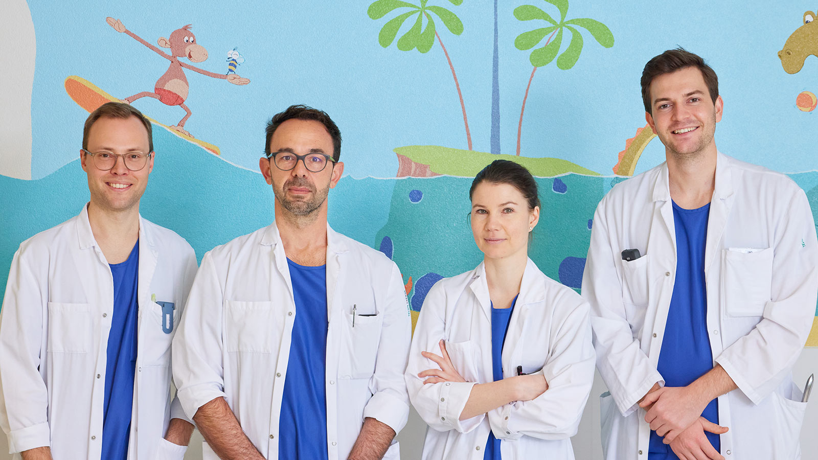 Foto des 4-köpfigen Teams der Kinderneurochirurgie